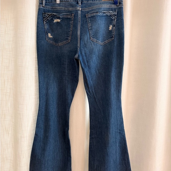 Buckle Distressed Flare Jeans - Picture 5 of 10